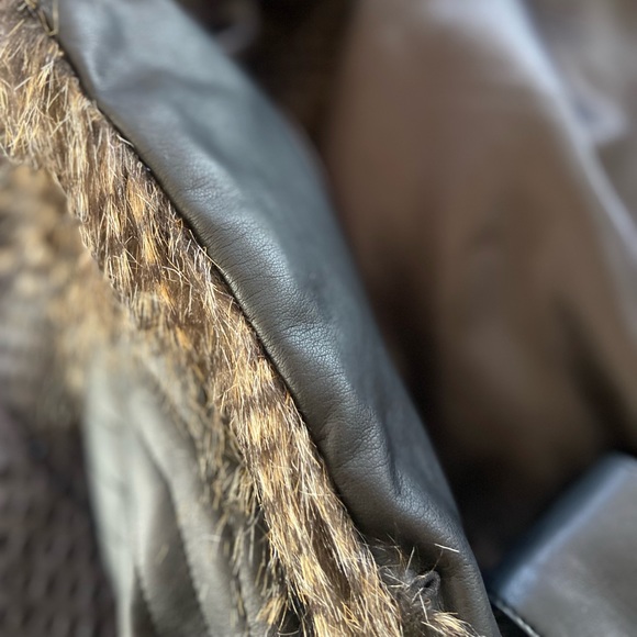 Faux leather/fur Bebe Vest with belt New Small - Picture 7 of 11